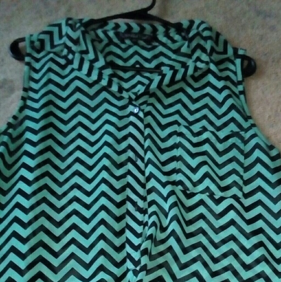 Green black M sheer shirt - Picture 2 of 3